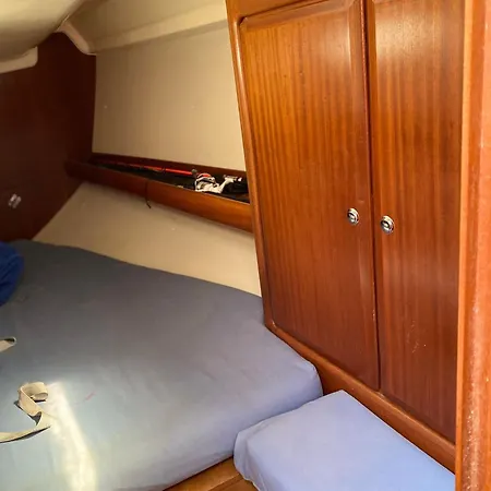 Hotel na wodzie Alquiler De Barco Velero *