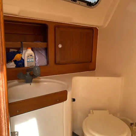Alquiler De Barco Velero プンタ・ウンブリア